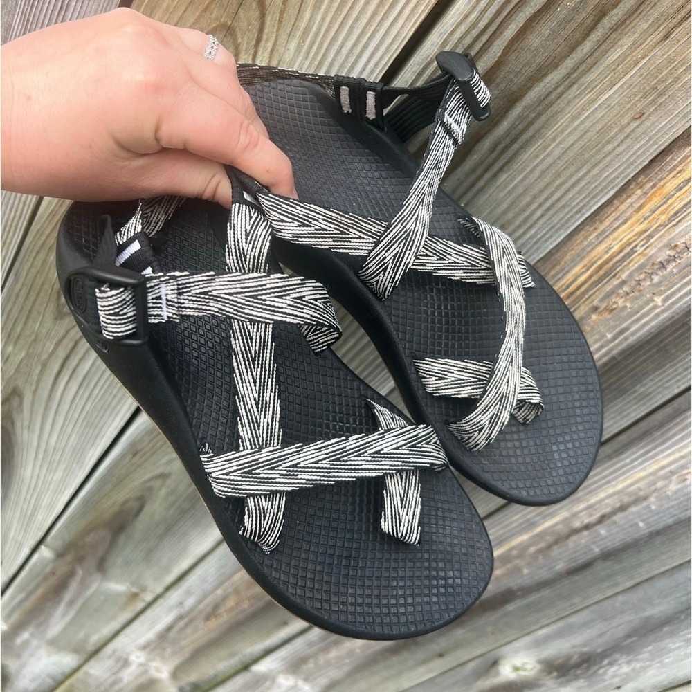 Chaco Z/1 Classic Sandals Black White Striped Straps Toe Loop Women 9